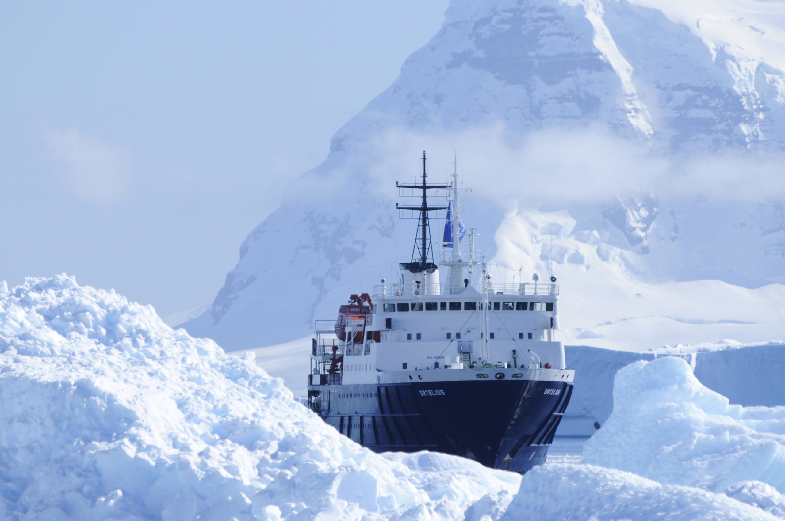 ortelius-at-cuverville-antarctica-january_elke-lindner-oceanwide-expeditions
