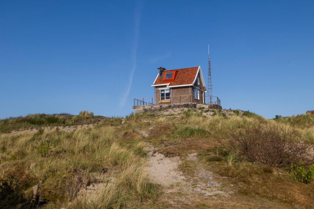 Seinhuisje ligt op de hoogste duin van Terschelling